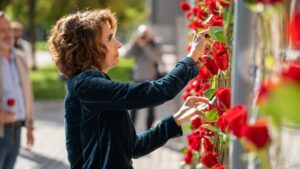 María Jesús Montero acusa al PP de “ponerse de perfil” y reivindica el compromiso del PSOE con las víctimas del franquismo