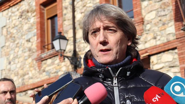 Carlos Martínez (PSOECyL): “Feijóo vuelve a depender de la extrema derecha y copia su discurso negacionista”