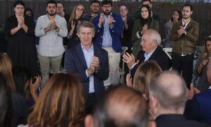 Feijóo promete un “vuelco económico” para Ceuta y Melilla y acusa al Gobierno de “abandonar las fronteras españolas”