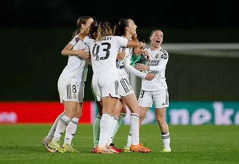 El Real Madrid evita la derrota en el descuento y sigue invicto en Europa