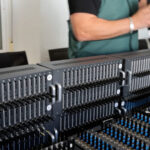 La Guardia Civil desactiva un sistema industrial que suministraba datos y comunicaciones a estafadores