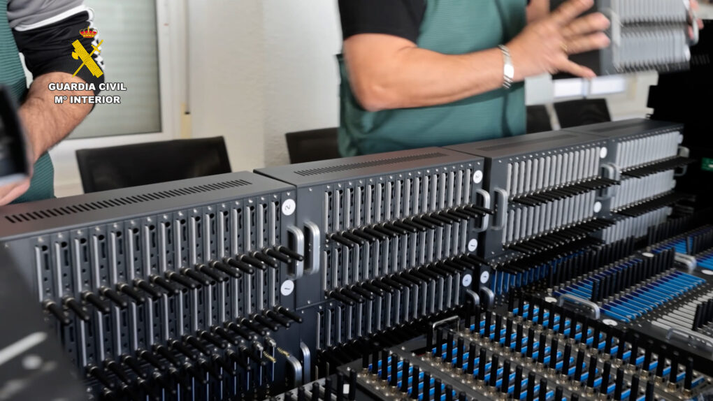 La Guardia Civil desactiva un sistema industrial que suministraba datos y comunicaciones a estafadores