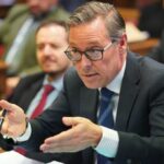 Tensión en el Senado: Serrano vincula a Sánchez con un sistema opaco de financiación