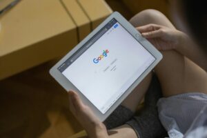 La UE pone en marcha una investigación formal contra Google por presunta degradación de medios en su buscador