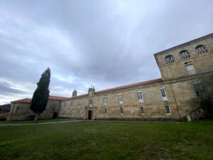 El Monasterio de San Salvador de Ferreira, joya única de la Ribeira Sacra con más de diez siglos de vida monacal