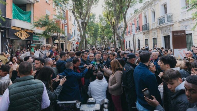 Abascal acusa al Gobierno de Sánchez de corrupción y de degradar la política española