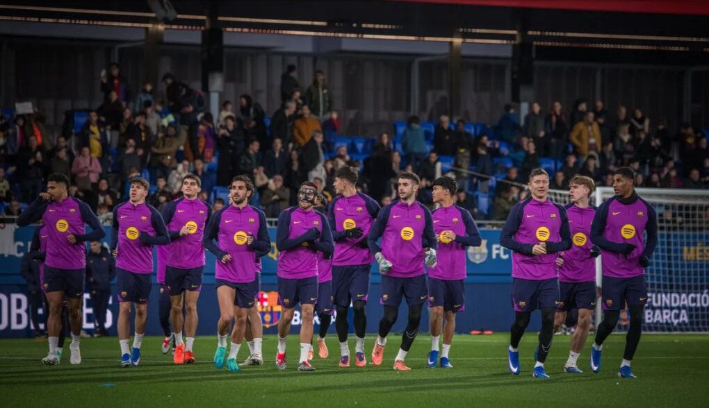 Flick reactiva al Barça con Araujo y Olmo en una sesión especial de puertas abiertas