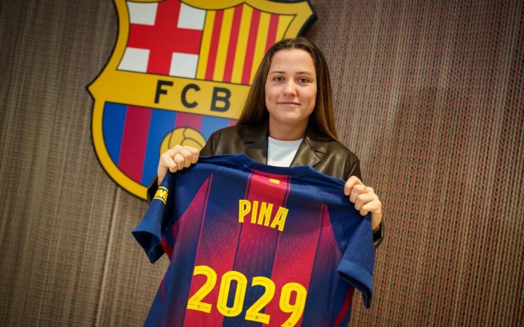 La delantera estrella del Barça, Claudia Pina, amplía su contrato hasta 2029