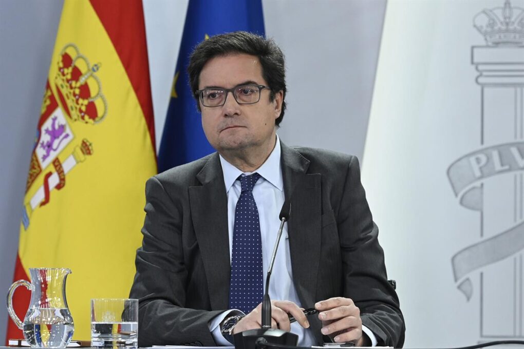 Subida salarial, superávit para inversiones y reforma en la función pública: las claves del nuevo Real Decreto-ley