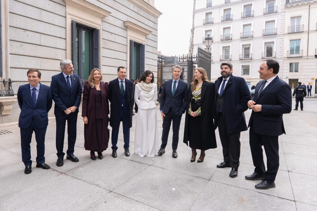 Feijóo exige un “nuevo tiempo reconstituyente” y responsabiliza a Sánchez de encubrir a Salazar