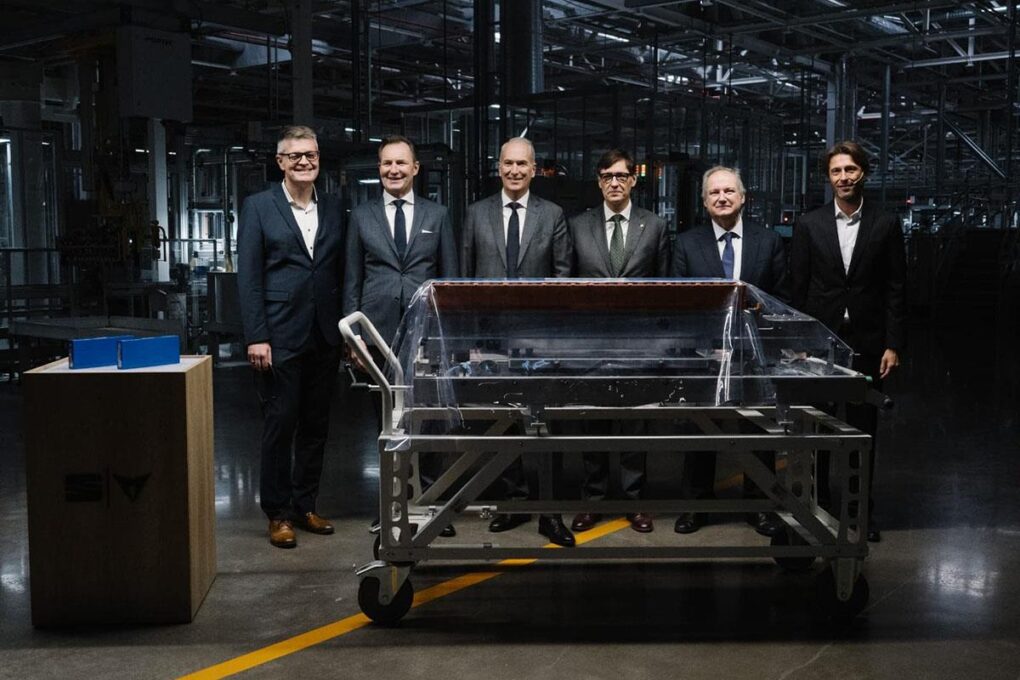 Seat abre una planta de ensamblaje de baterías de última generación en Martorell