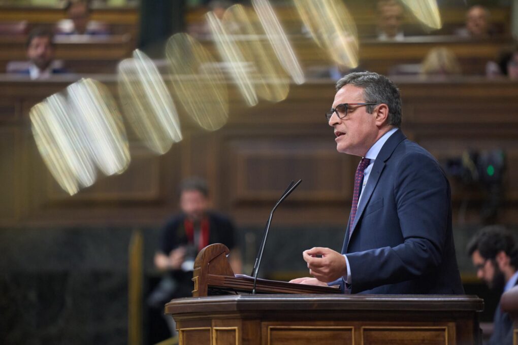 El PP denuncia la “devaluación” económica del Gobierno y propone un IVA del 0% para leche, huevos y alimentos frescos