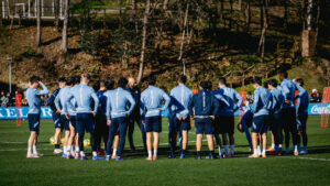 Matarazzo toma el mando de la Real Sociedad y vive su primer baño de masas en Zubieta