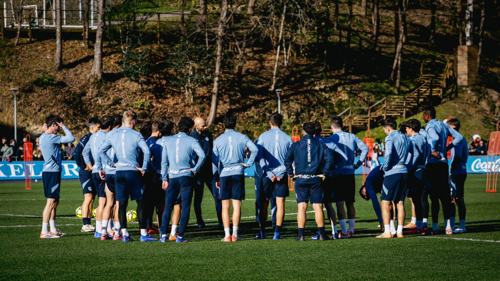 Matarazzo toma el mando de la Real Sociedad y vive su primer baño de masas en Zubieta