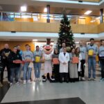 El Monbus Obradoiro transforma una mañana hospitalaria en esperanza y alegría para los más pequeños