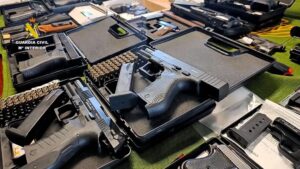 Siete detenidos en una operación contra una red de armas y narcotráfico que operaba entre Sevilla, Madrid y Tenerife