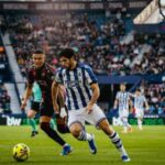 La Real Sociedad se deja dos puntos en el descuento tras dominar al Levante
