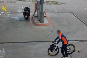 La Guardia Civil atrapa al fugitivo que sustrajo la bicicleta de un piloto de MotoGP en pleno Gran Premio