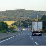 Medida excepcional: transportistas podrán conducir más horas ante protestas en carreteras francesas