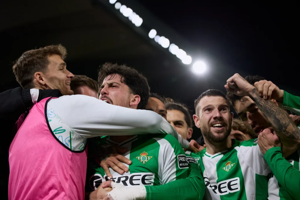 El Betis golpea en la segunda parte y doblega al Villarreal con claridad