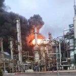 Controlado y extinguido el incendio en Repsol Escombreras que activó la alerta por nube tóxica