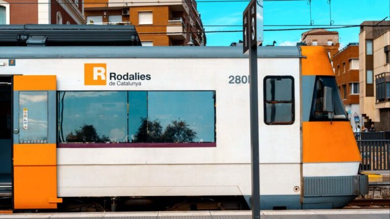Descarrila un tren de Rodalies en Gelida y deja varios heridos graves, entre ellos el maquinista