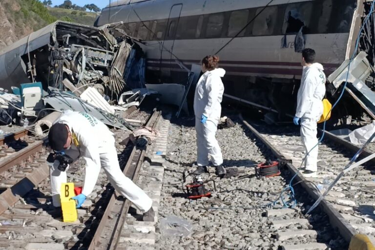 Oficinas especiales de la Guardia Civil para la identificación de víctimas del accidente de tren en Córdoba