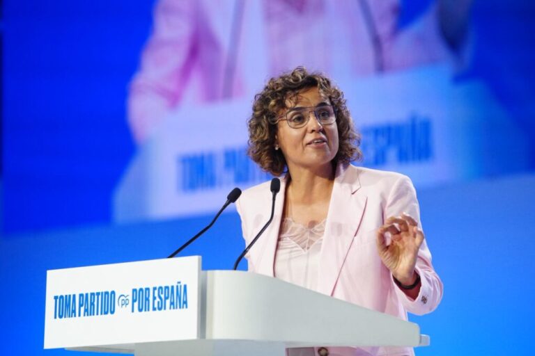 Polémica por las balizas V-16: el PP acusa a Sánchez de priorizar la recaudación frente a la seguridad