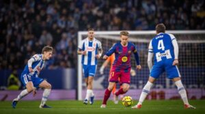 El Espanyol resiste hasta el final, pero el Barça sentencia el derbi en cinco minutos