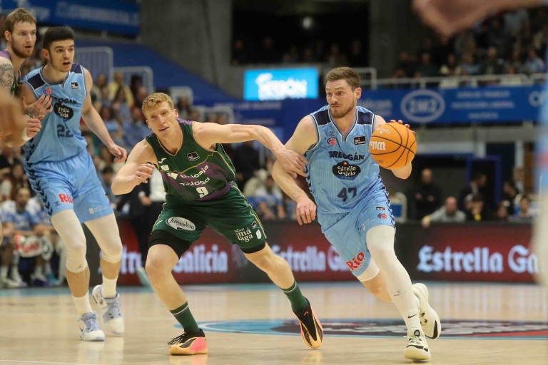 Gran triunfo del Río Breogán ante Unicaja en un duelo dominado de principio a fin
