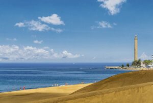 Maspalomas: sol, playa y un paisaje único protegido en el sur de Gran Canaria