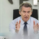 Feijóo acusa a Sánchez de humillar a las víctimas y de mantener la corrupción en Transportes