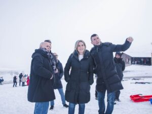 Tolón apuesta por el deporte base y el desarrollo rural desde la estación de esquí de Béjar