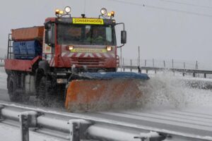 Castilla y León y Madrid en alerta por nieve: 639 quitanieves y 114.089 toneladas de fundentes listos para actuar