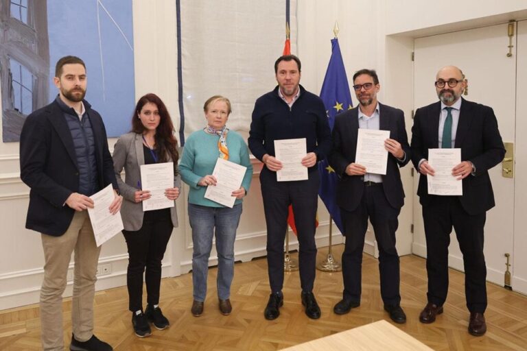 Acuerdo clave para el futuro del ferrocarril español: más mantenimiento, empleo y seguridad