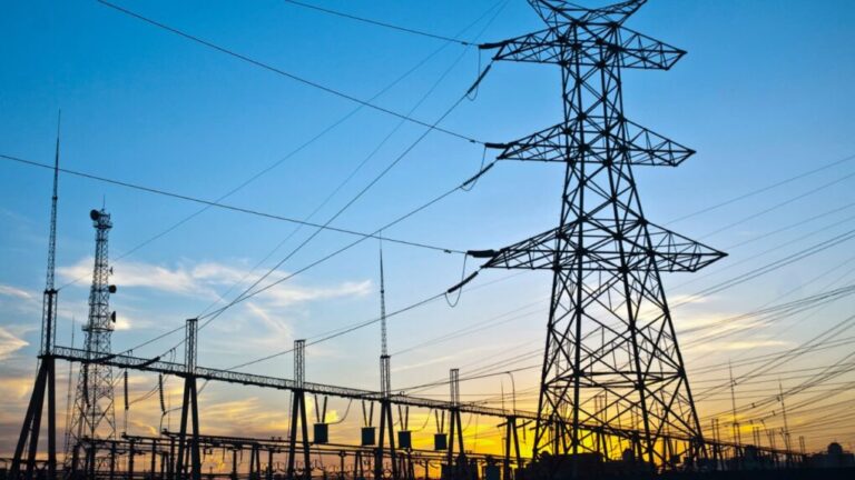 Transición ecológica e impulso industrial: el Gobierno asigna 928 MW estratégicos en cinco nudos