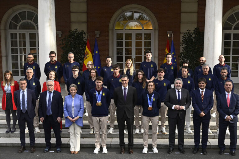 Sánchez homenajea a los medallistas españoles de Milano Cortina y promete más apoyo al deporte de invierno