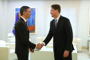 La transición verde del automóvil centra el encuentro entre Pedro Sánchez y el CEO de Mercedes-Benz