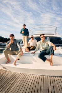 De Muros a la pista de baile: The Rapants conquistan los ritmos latinos con ‘Viaxei’