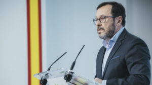 Prohibir el burka en España: la ofensiva de VOX y el aviso directo al Partido Popular