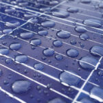 Un avance del CSIC permite generar electricidad incluso cuando llueve sobre los paneles solares