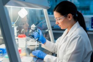 Ciencia y sanidad unidas: más de 1.100 millones para investigación oncológica en España