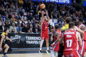 El acierto final condena al Río Breogán en Tenerife pese a su gran esfuerzo