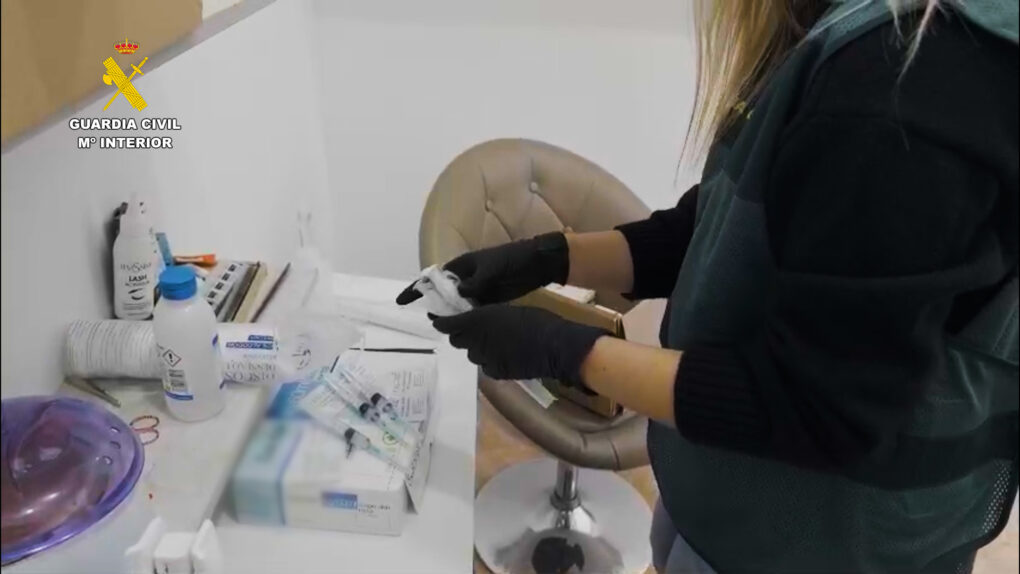 La Guardia Civil destapa una red de tratamientos estéticos ilegales en centros de Valencia