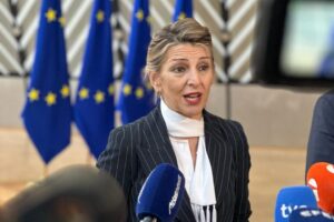 España impulsa en la UE nuevas reglas para proteger a los trabajadores frente a la inteligencia artificial