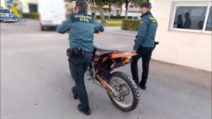 Detenido un menor tras atacar a guardias civiles en una concentración ilegal de motos en Jerez