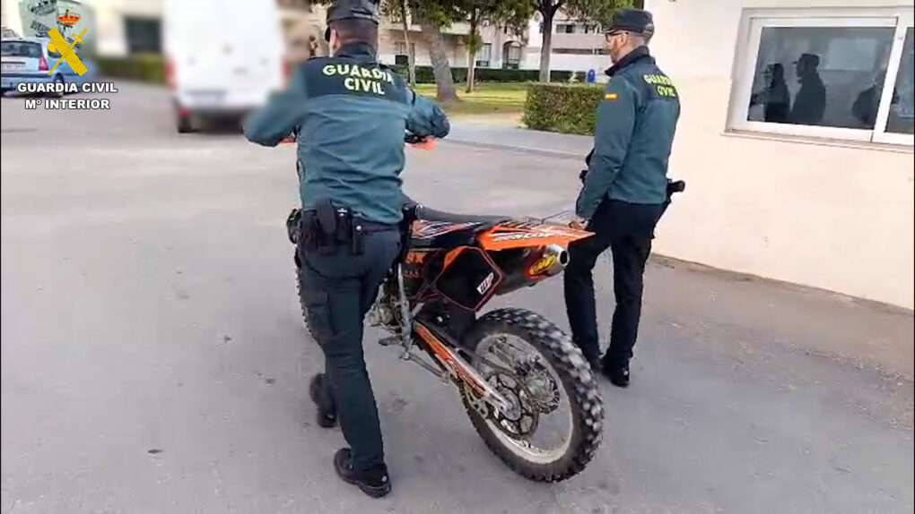 Detenido un menor tras atacar a guardias civiles en una concentración ilegal de motos en Jerez