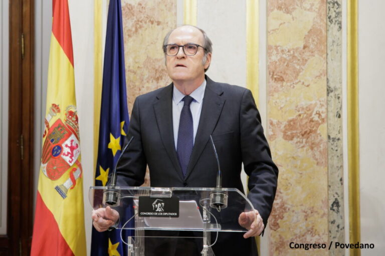 Las quejas ante el Defensor del Pueblo se disparan en 2025: más de 38.000 expedientes tramitados