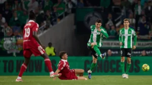 El Gran Derbi acaba en tablas tras una remontada sevillista en la segunda mitad