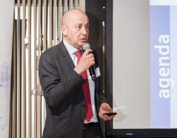 “Hablamos de una escasez de aluminio en el mercado europeo en un horizonte de semanas”, confirma Gonzalo de Olabarria